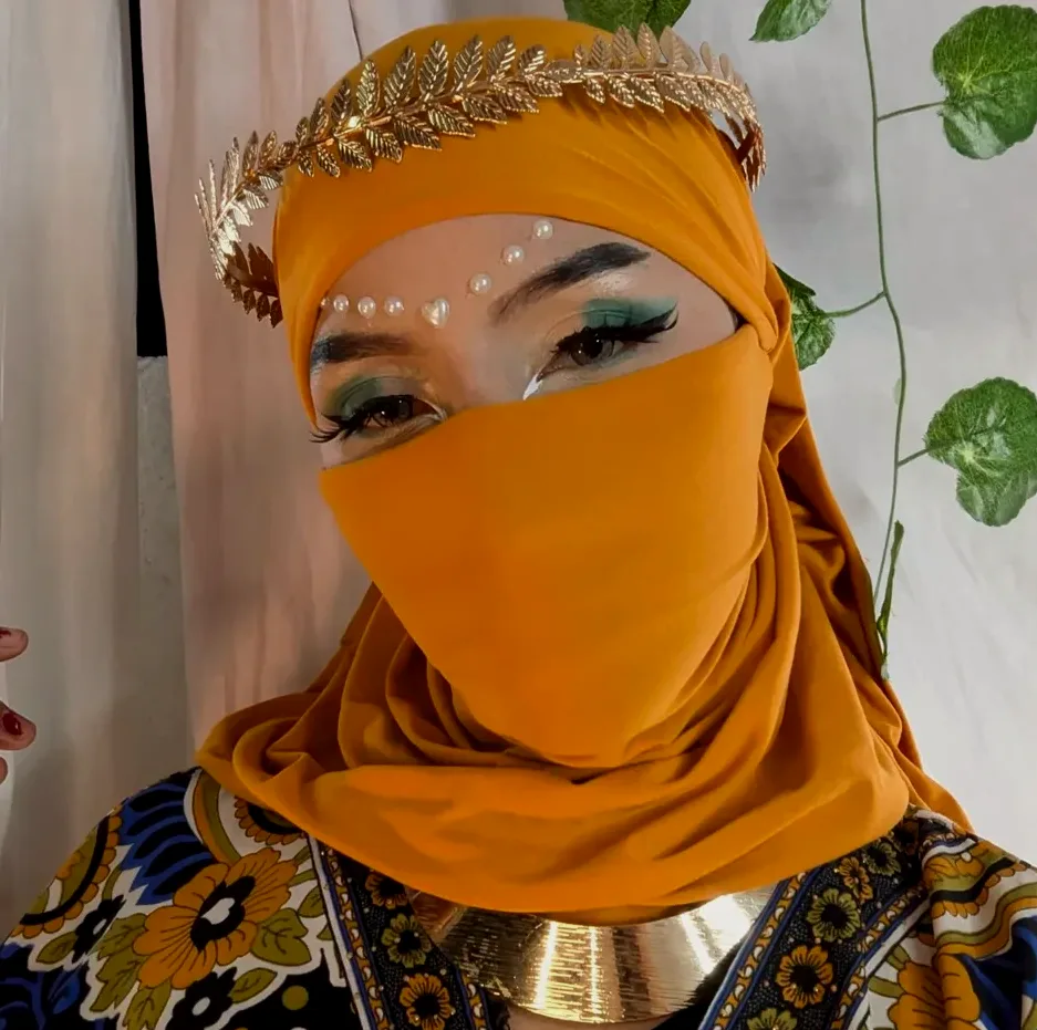 Amy, 28