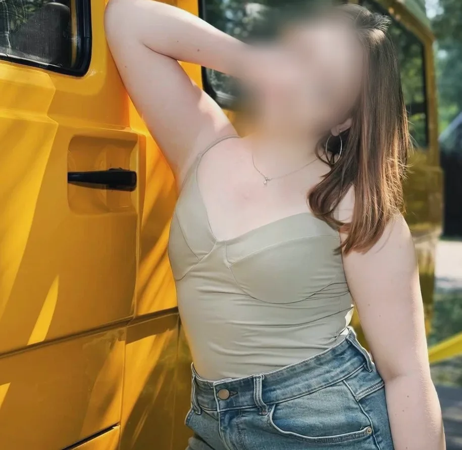 Charlotte, 19