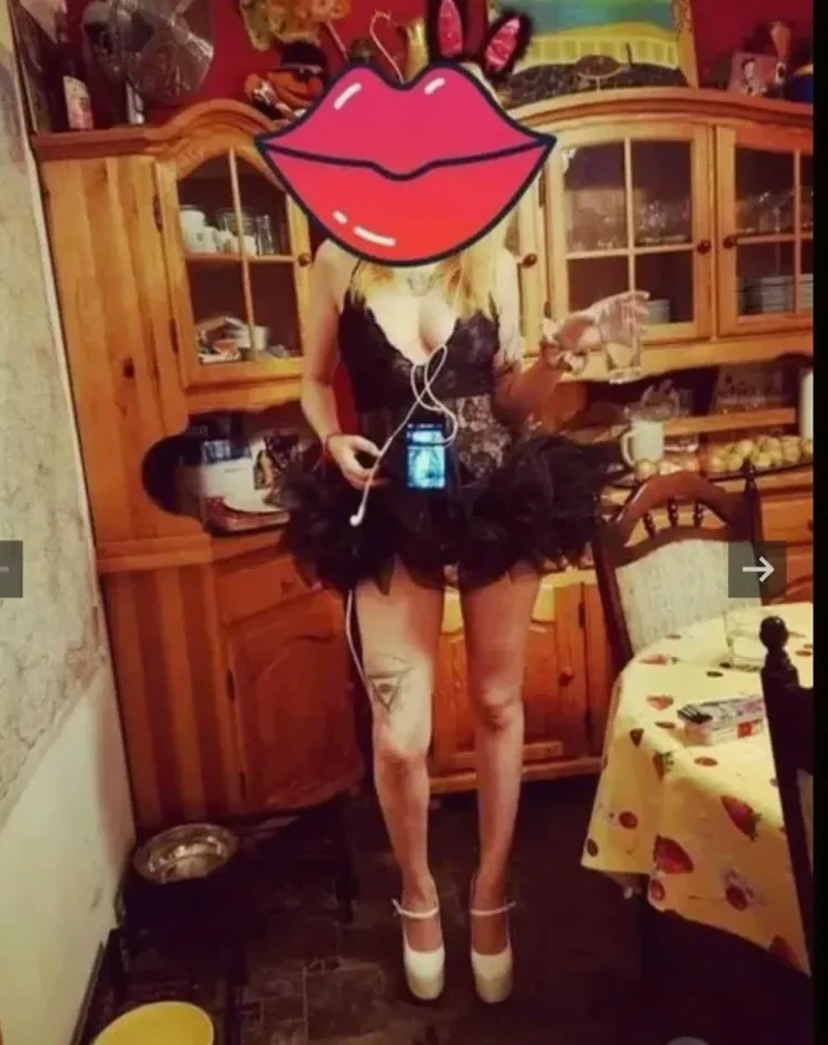 Dina, 34